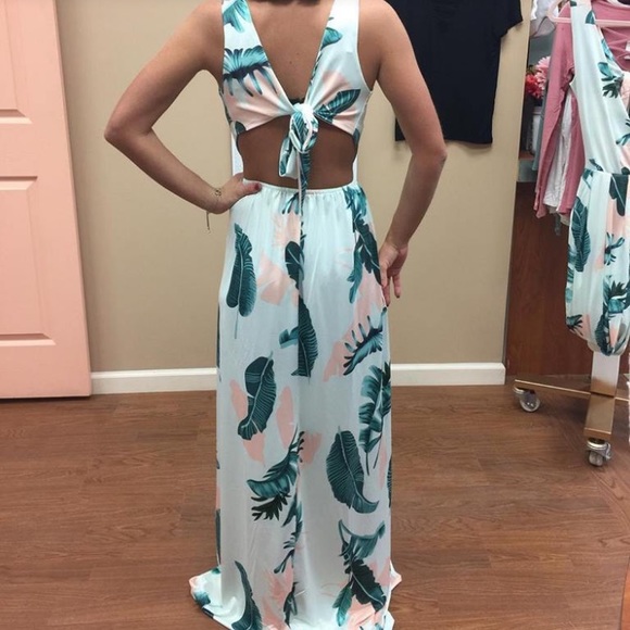 Dresses & Skirts - NWOT Dress